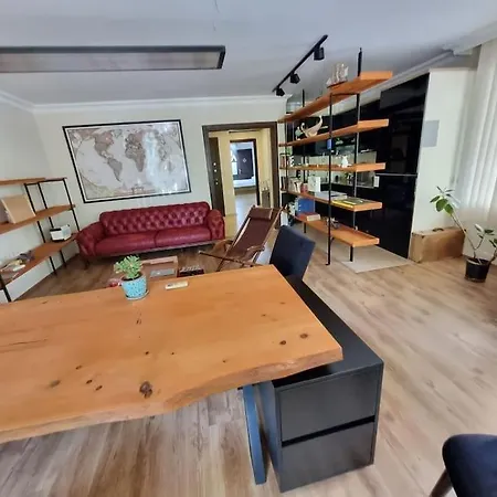 Tria House شقة