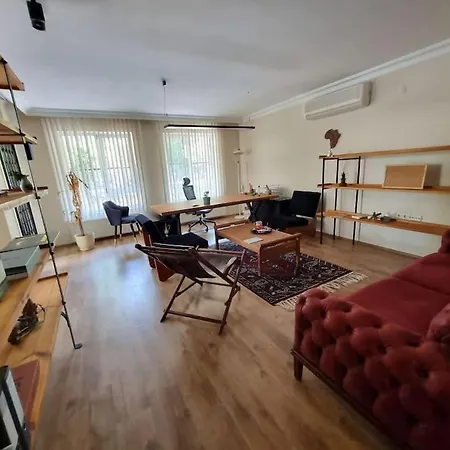 Tria House شقة