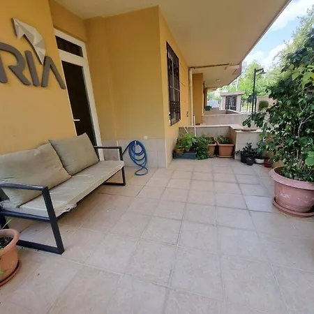 Tria House Apartamento *