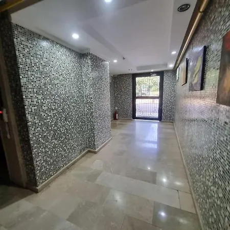 Tria House Apartamento *